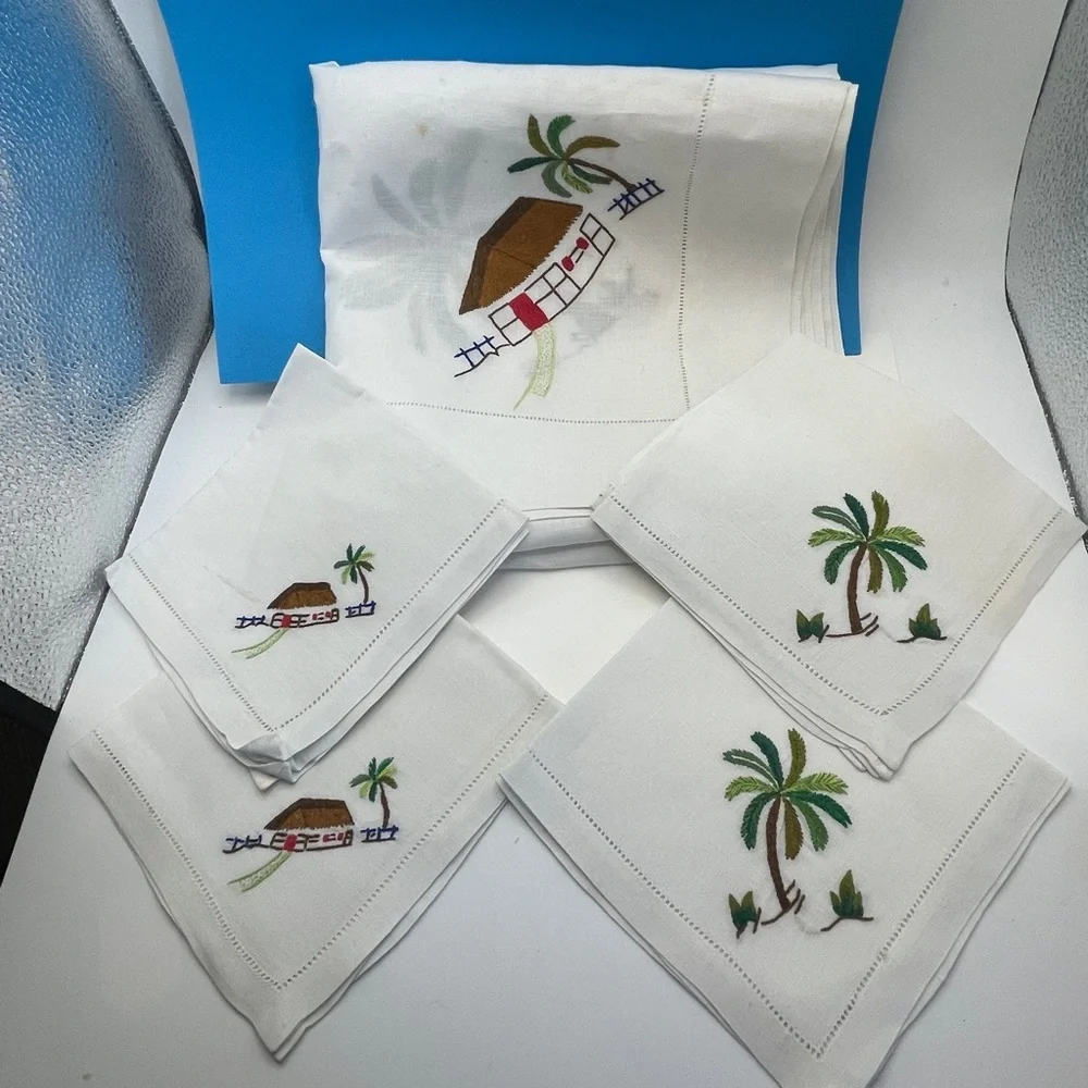 Vintage 50’s or 60’s Tropical Embroidered linen Napkins and 35” Table cloth